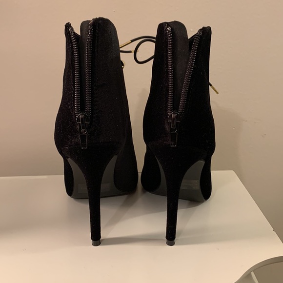 Velvet booties - Picture 2 of 2